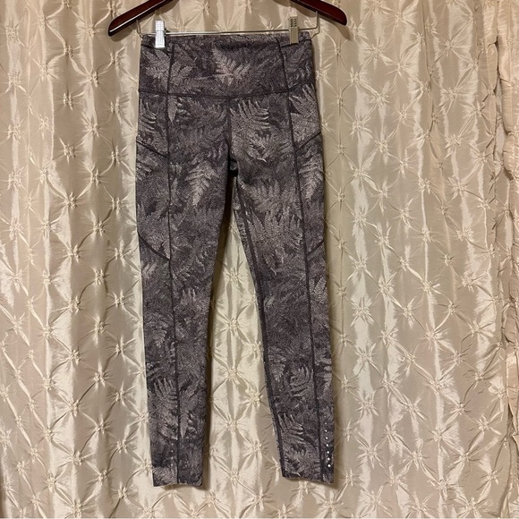 Lululemon Fast & Free 7/8 Tight Leggings Kindred Spirit Alpine White Multi - Picture 2 of 14